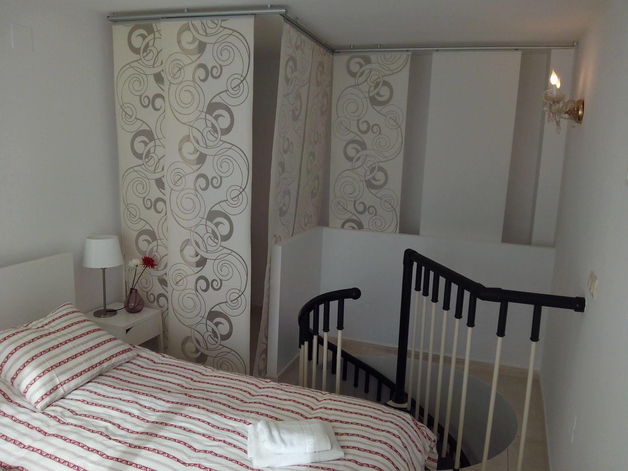 Apartamentos Decada Málaga Kültér fotó